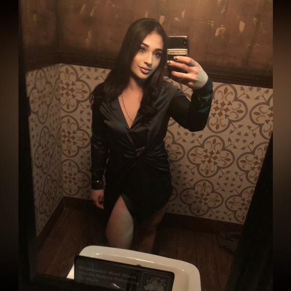 Dark Green Satin Fashion Nova dress. - Picture 3 of 4